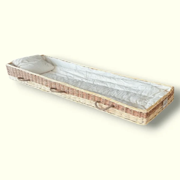 Opbaarbed-van-gevlochten-wilgentenen-in-bruin-naturel-inclusief-matras-en-kussen.webp Opbaarbed Wilg Klassiek Bruin Naturel Matras Inclusief